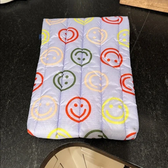 Baggu Puffy Laptop Sleeve 16" Lavender Happy - Picture 3 of 6